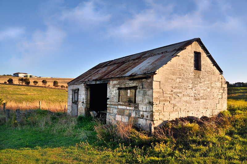 Abandoned farm hut - Warrnambool