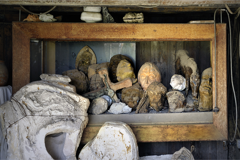 Sculptures in frame