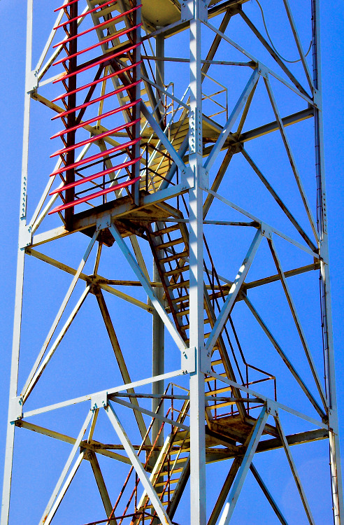 Towering elements