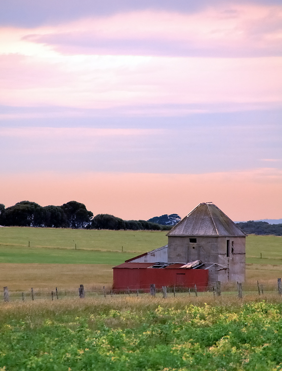 Tobacco drying barn