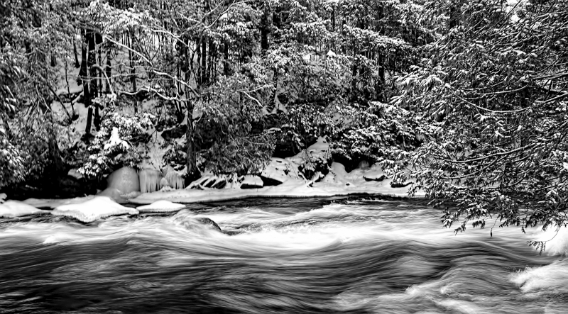 White Water 16 BW