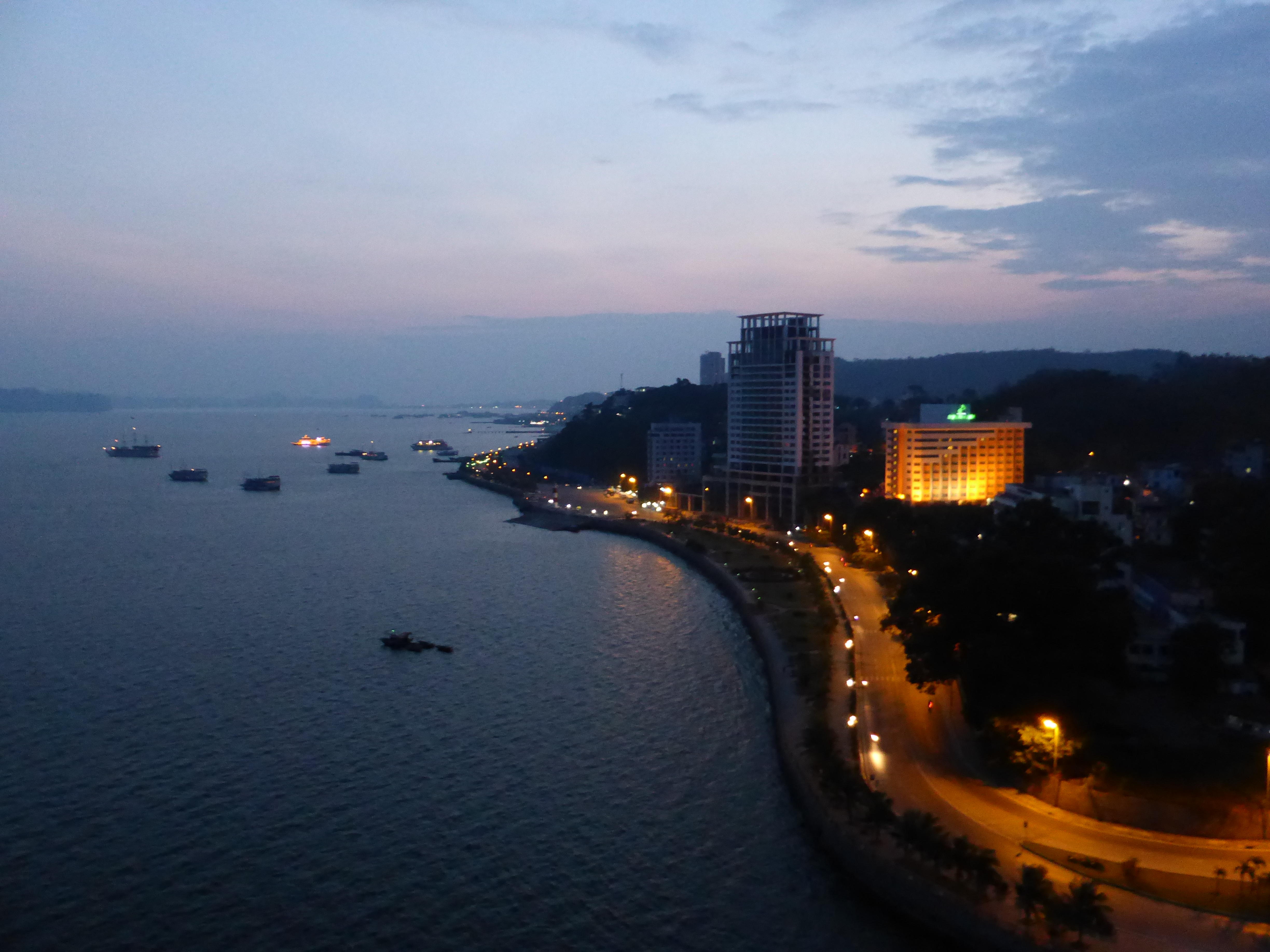 Twilight on Bai Chay