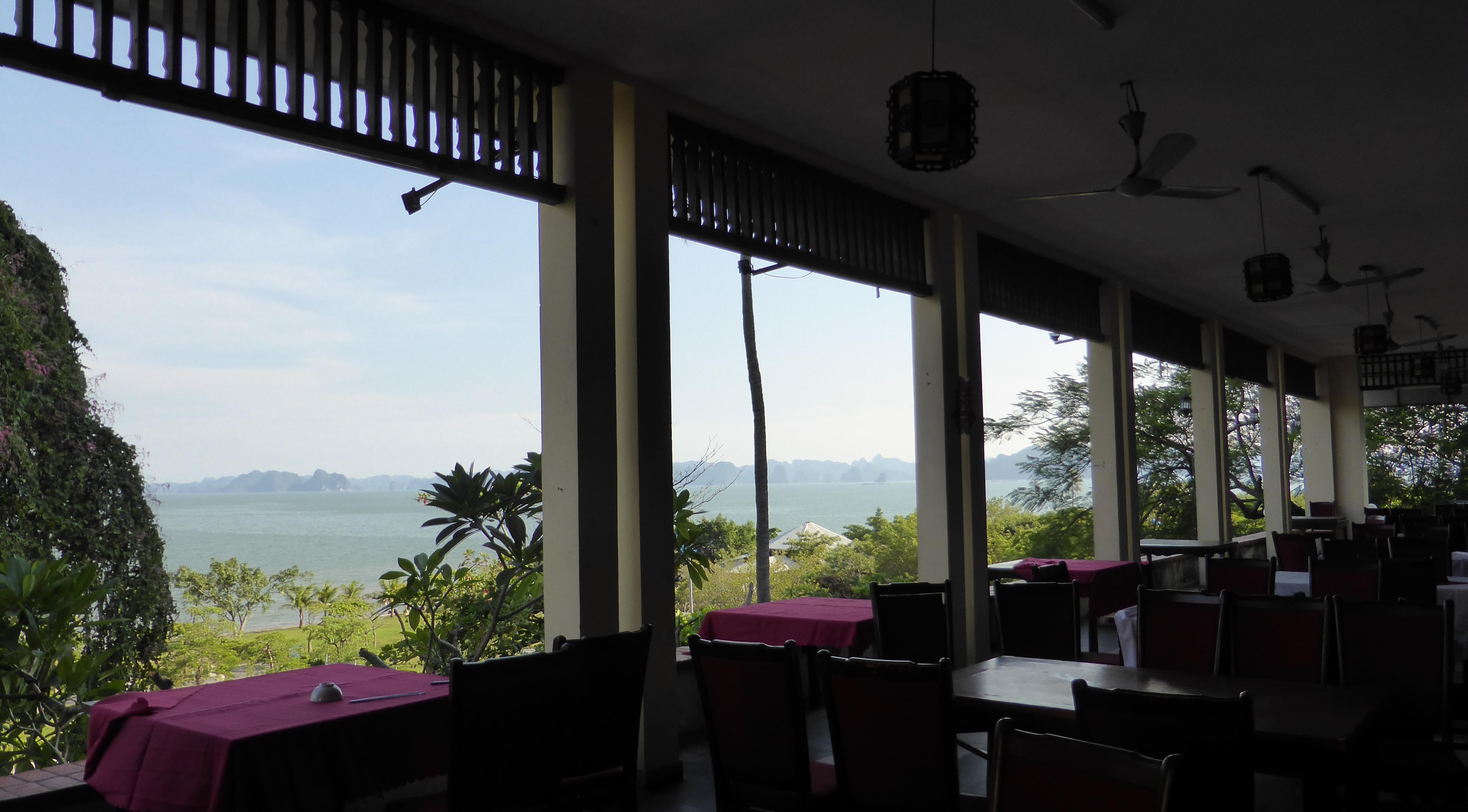 Patio- Ha Long 1 hotel