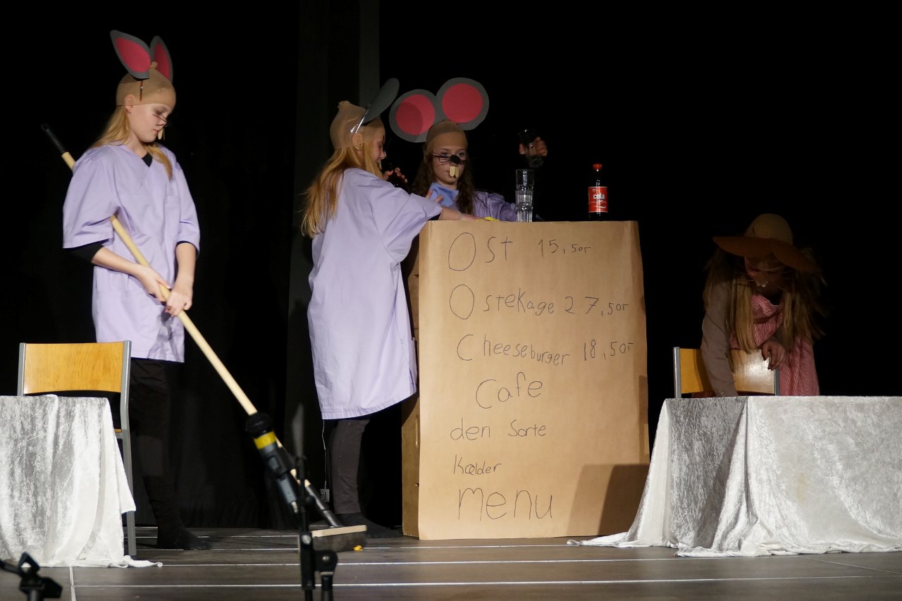 Teater Ljt Skole 2015 024.jpg