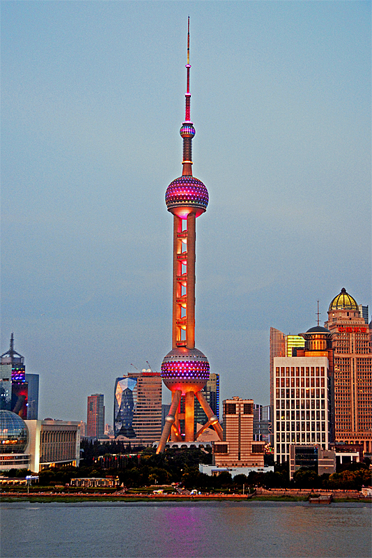 16_Oriental Pearl TV Tower at dusk.jpg