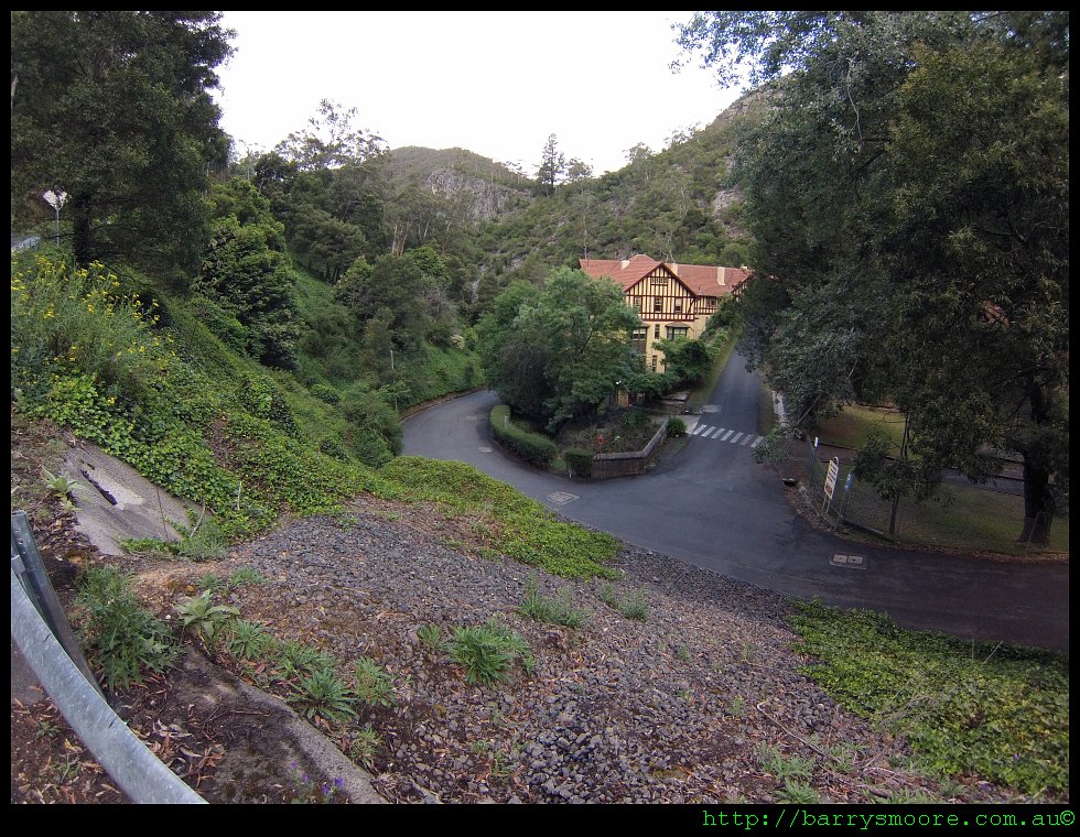 Jenolan Caves house and road