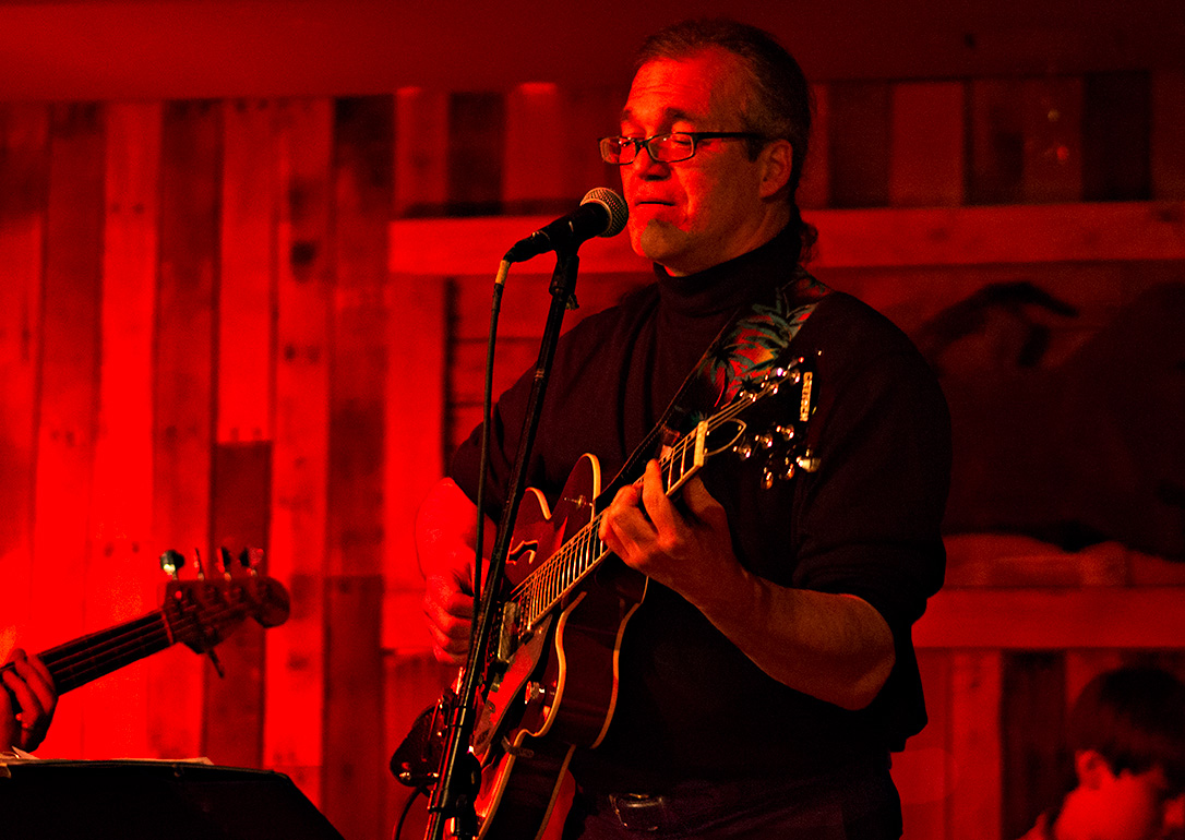 Bob Gagnon: Vocals; guitar - Small Change - Atwoods Tavern