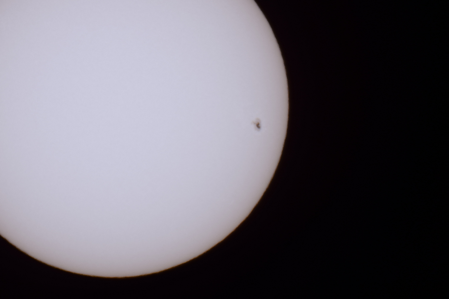 Sunspot AR2529 17-Apr-2017