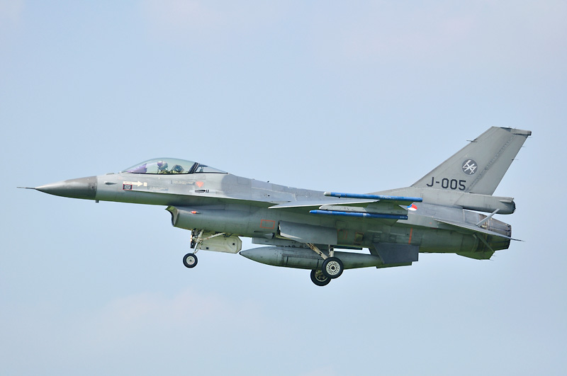 F-16 J-005