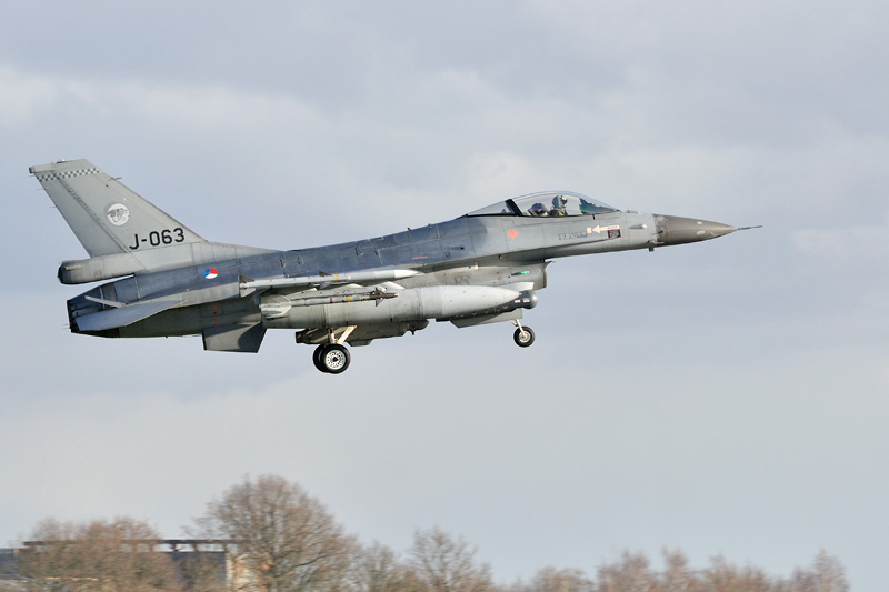 Mig-Killer met live-raketten in de landing!