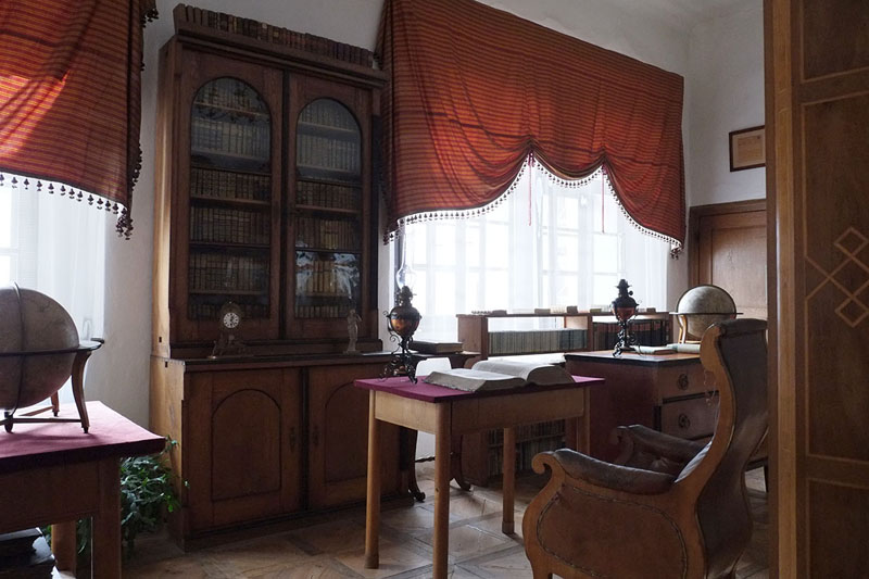 Kolovratská library