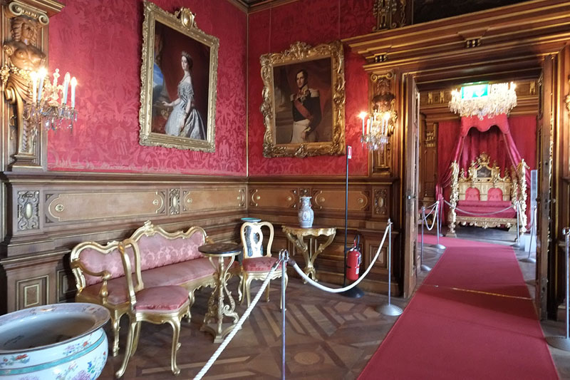 Maximilians bed