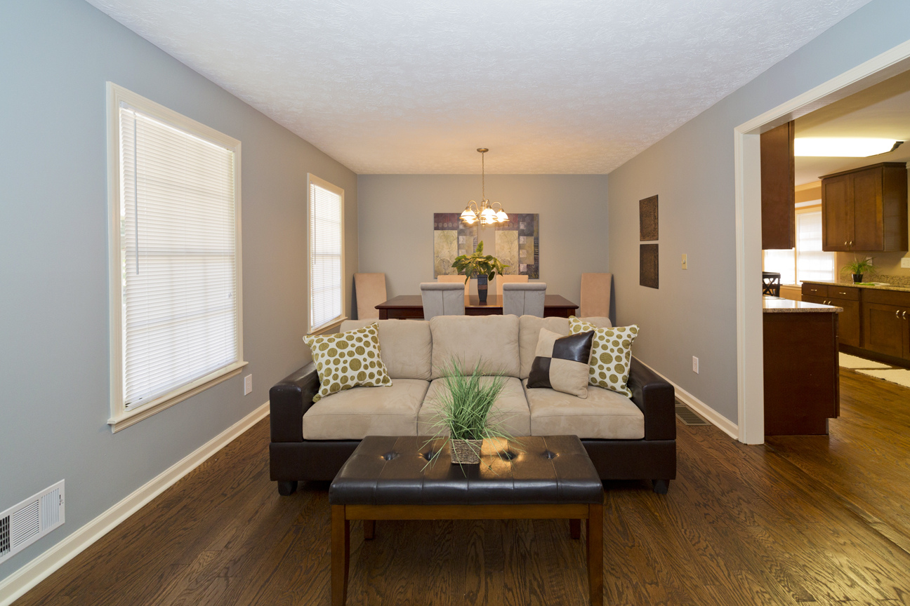 1438 Spring Valley Lane Living Room