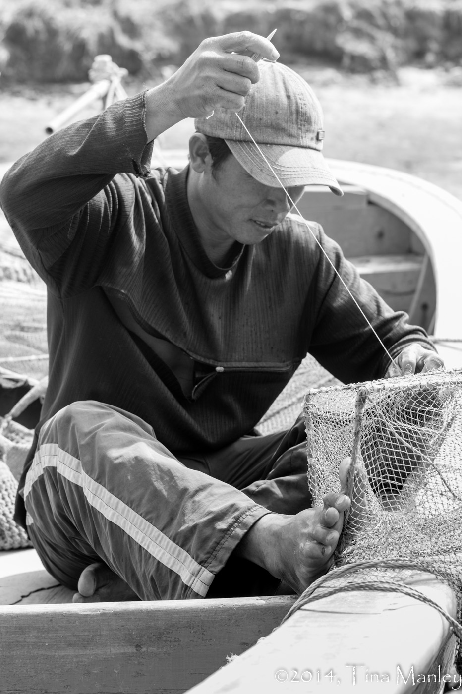 Mending Traps, B&W