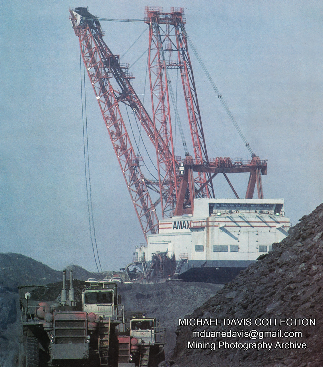 AMAX Coal Company Bucyrus Erie 2570W (Chinook Mine)