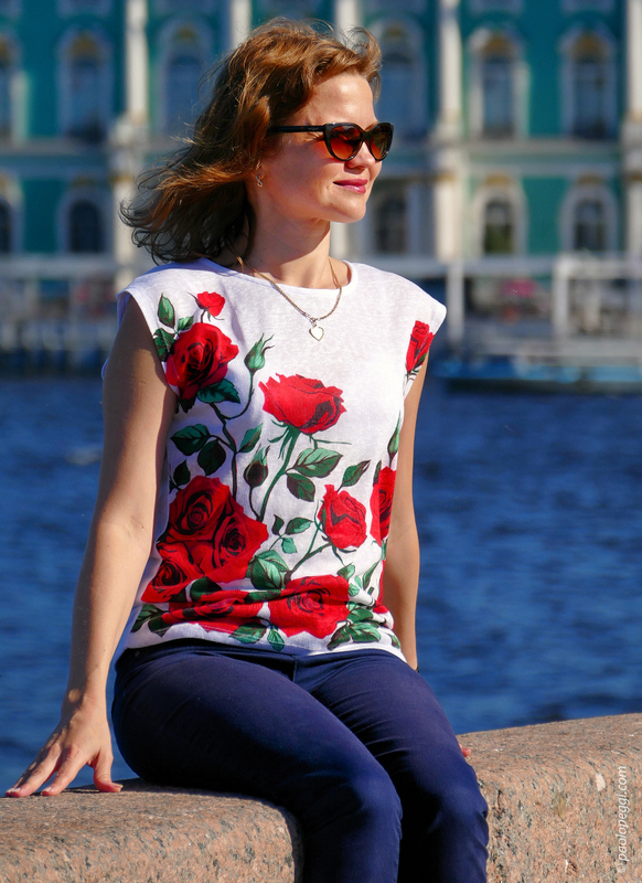 Portrait of St. Petersburg: beautiful women and Hermitage Museum
