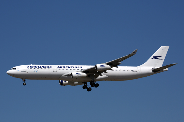 AEROLINEAS ARGENTINAS AIRBUS A340 300 MAD RF 5K5A1328.jpg
