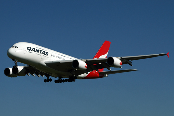 QANTAS AIRBUS A380 SYD RF IMG_9385.jpg