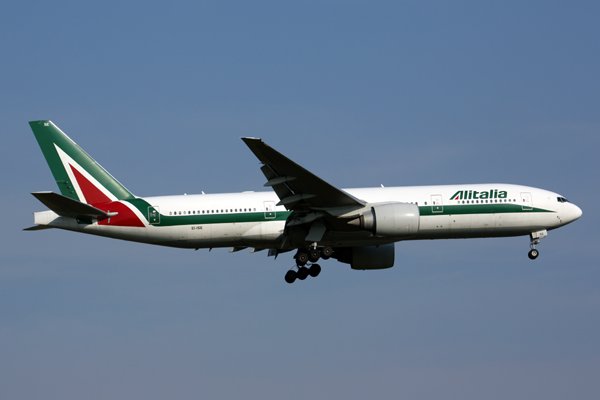 ALITALIA BOEING 777 200 JFK RF 5K5A9903.jpg