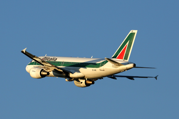 ALITALIA AIRBUS A319 AMS RF 5K5A2270.jpg