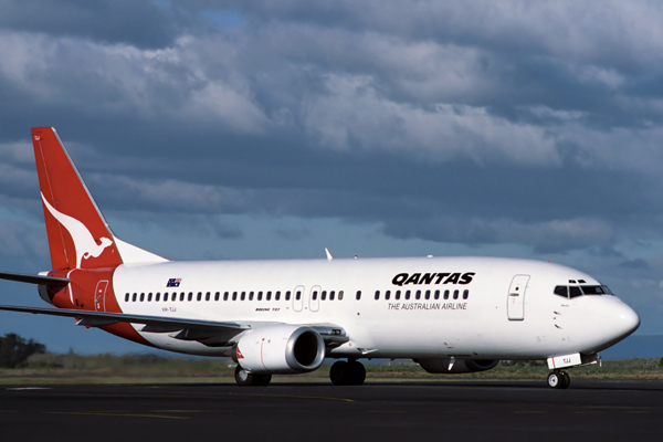 QANTAS BOEING 737 400 HBA RF 791 10.jpg