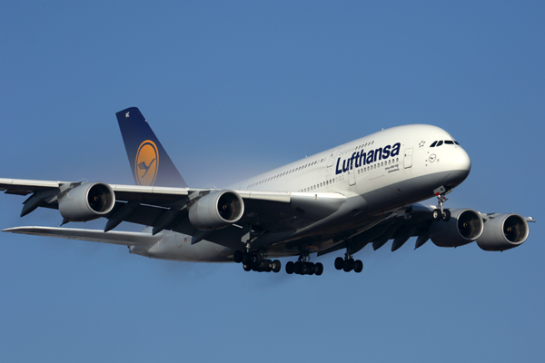 LUFTHANSA AIRBUS A380 JNB RF 5K5A2549.jpg