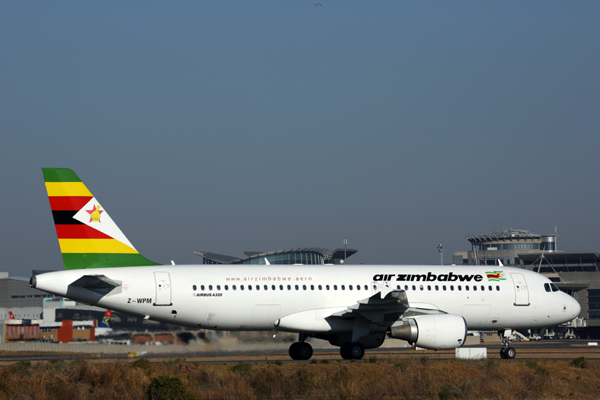 AIR ZIMBABWE AIRBUS A320 JNB RF 5K5A2709.jpg