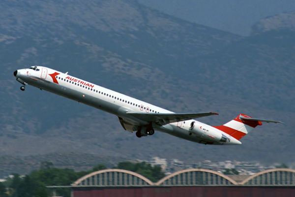 AUSTRIAN MD80 ATH RF 100 36.jpg