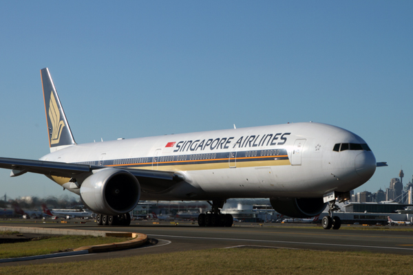 SINGAPORE AIRLINES BOEING 777 300ER SYD RF IMG_9992.jpg