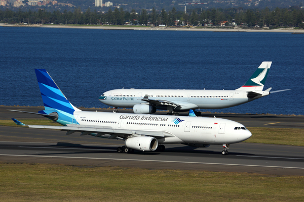 GARUDA INDONESIA CATHAY PACIFIC A330S SYD RF 5K5A3598.jpg