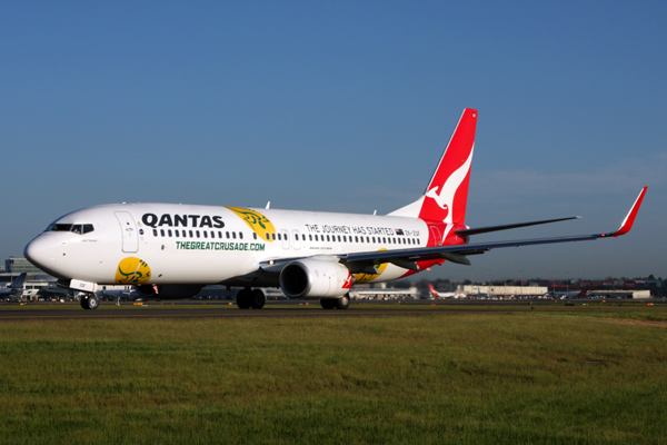 QANTAS BOEING 737 800 SYD RF IMG_5681.jpg