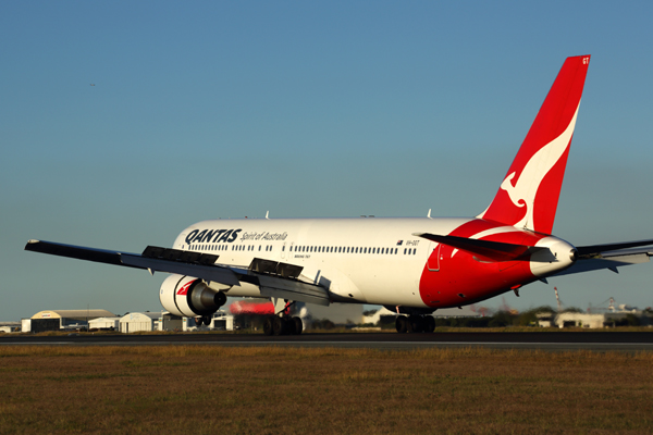 QANTAS BOEING 767 300 BNE RF 5K5A3840.jpg