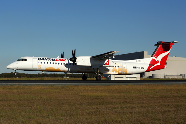 QANTAS LINK DASH 8 400 BNE RF 5K5A3719.jpg