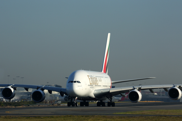 EMIRATES AIRBUS A380 SYD RF 5K5A4073.jpg