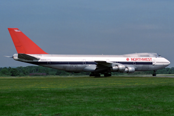 NORTHWEST BOEING 747 200 LGW RF 143 36.jpg