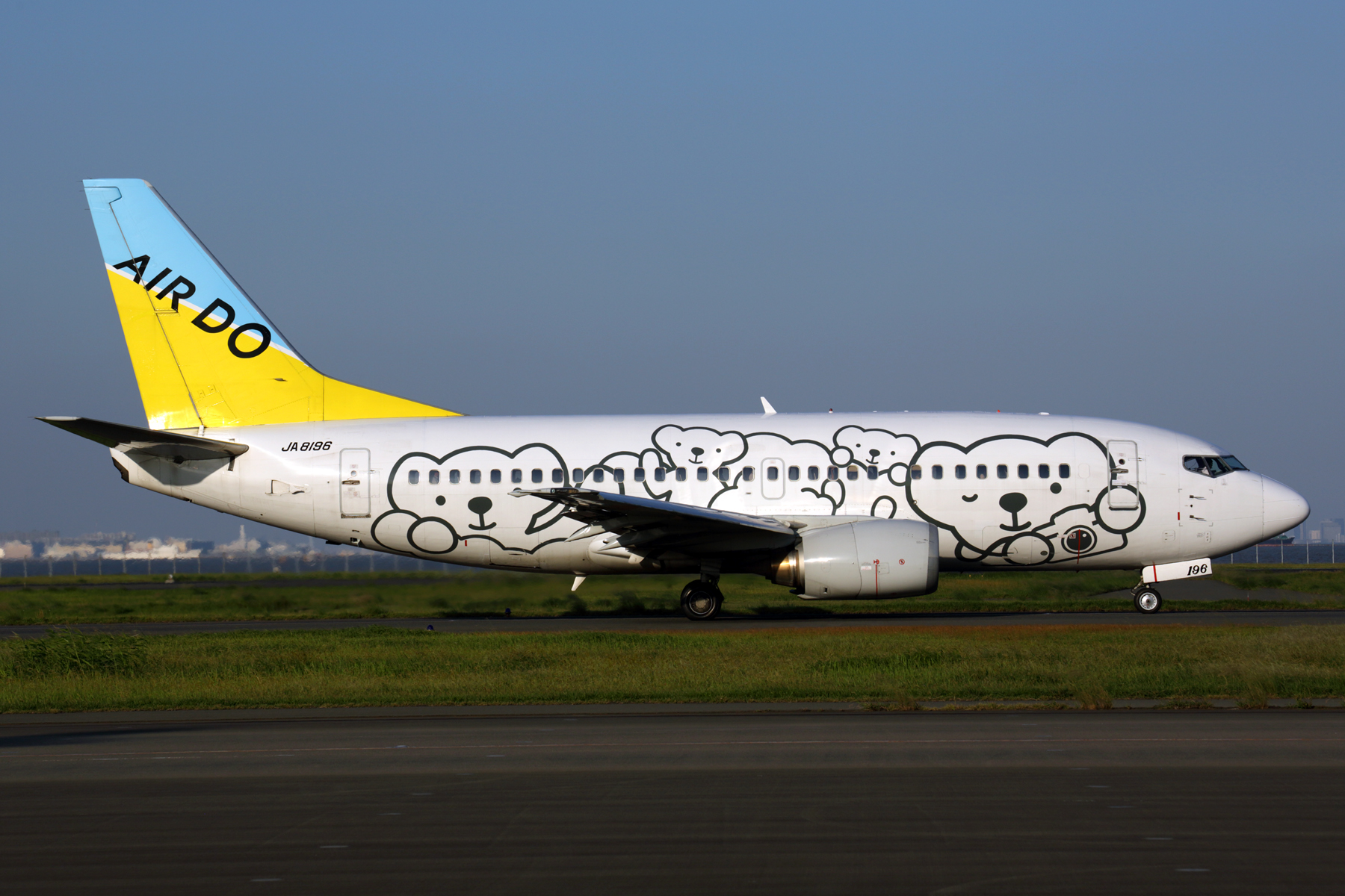 AIR DO BOEING 737 500 HND RF 5K5A4563.jpg
