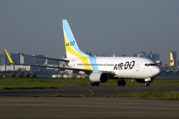 AIR DO BOEING 737 700 HND RF 5K5A4469.jpg