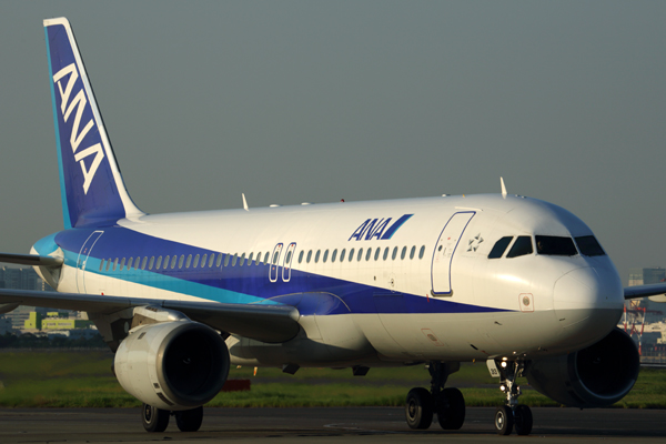 ANA AIRBUS A320 HND RF 5K5A4588.jpg