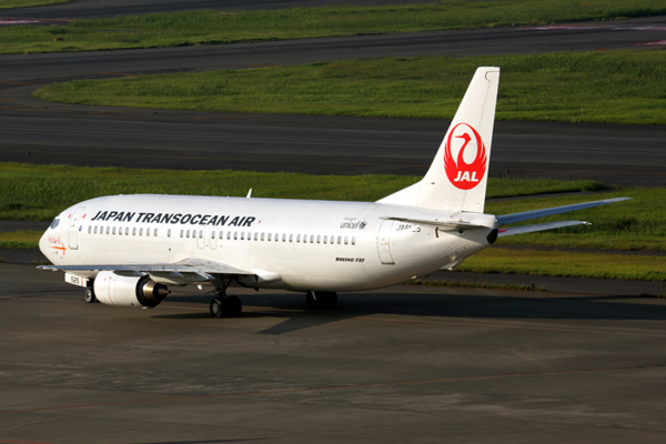 JAPAN TRANS OCEAN AIR BOEING 737 400 HND RF 5K5A4680.jpg