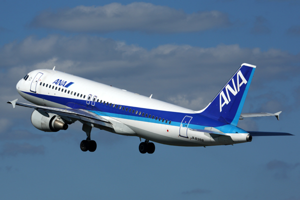 ANA AIRBUS A320 ITM RF 5K5A5800.jpg