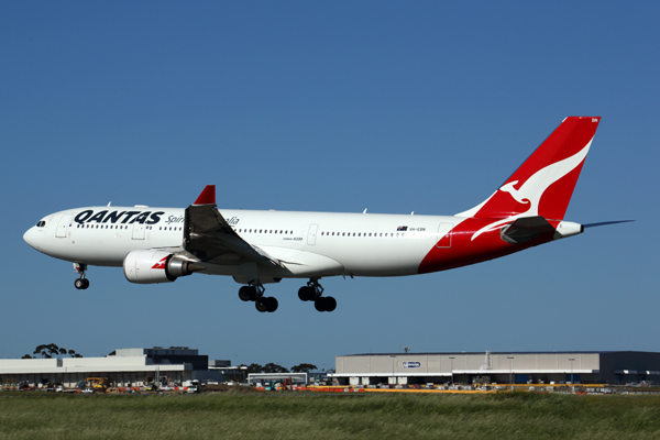 QANTAS AIRBUS A330 200 MEL RF 5K5A6298.jpg