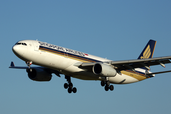 SINGAPORE AIRLINES AIRBUS A330 300 MEL RF 5K5A6414.jpg