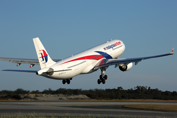 MALAYSIA AIRLINES AIRBUS A330 300 PER RF 5K5A6844.jpg