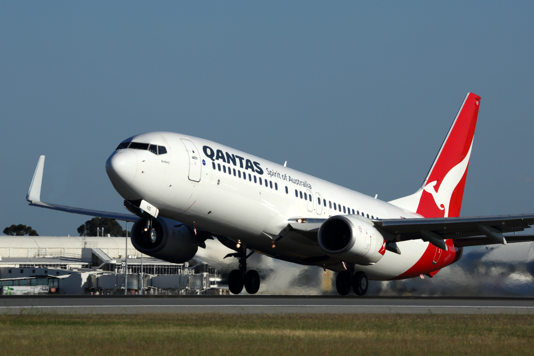 QANTAS BOEING 737 800 PER RF 5K5A7036.jpg