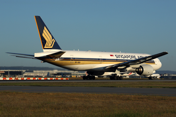 SINGAPORE AIRLINES BOEING 777 200 PER RF 5K5A6958.jpg