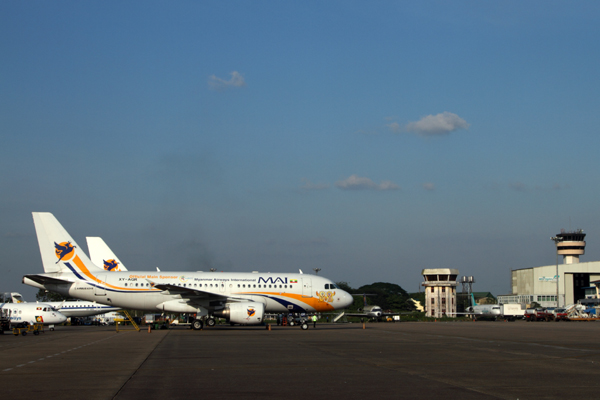 MYANMAR AIRWAYS INTERNATIONAL AIRBUS A319 RGN RF IMG_0841.jpg