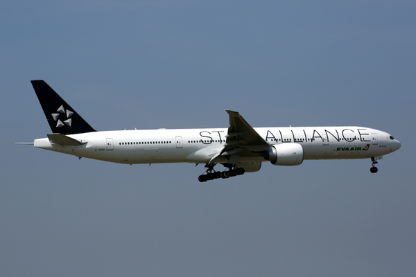 EVA AIR BOEING 777 300ER BKK RF 5K5A7751.jpg