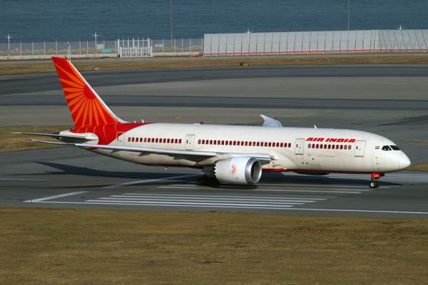 AIR INDIA BOEING 787 8 HKG RF IMG_0482.jpg
