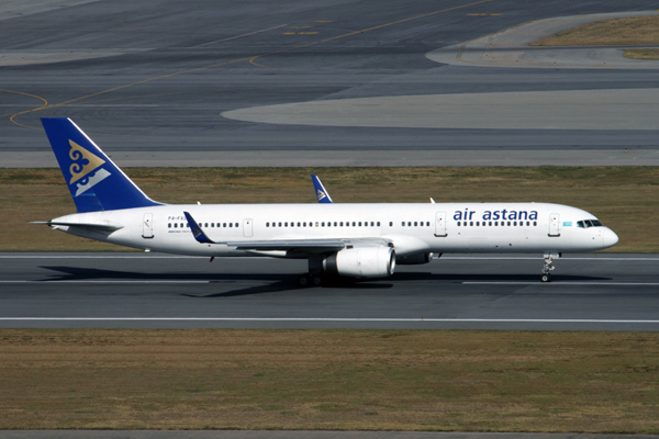 AIR ASTANA BOEING 757 200 HKG RF IMG_0570.jpg