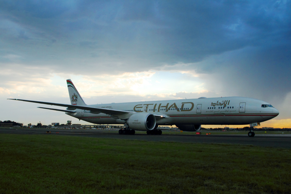 ETIHAD BOEING 777 300ER SYD RF IMG_8385.jpg